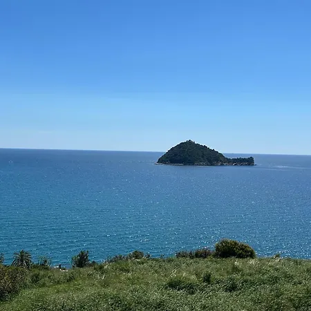Lägenhet Vista Mozzafiato Sull'isola Gallinara