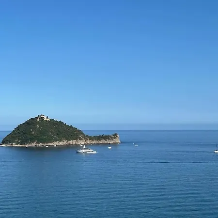 Lägenhet Vista Mozzafiato Sull'isola Gallinara *