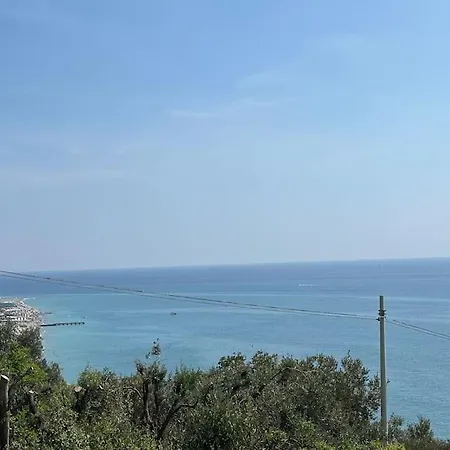 Lägenhet Vista Mozzafiato Sull'isola Gallinara Alassio